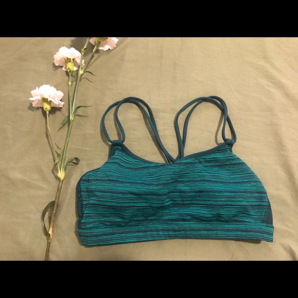 Lululemon sports bra